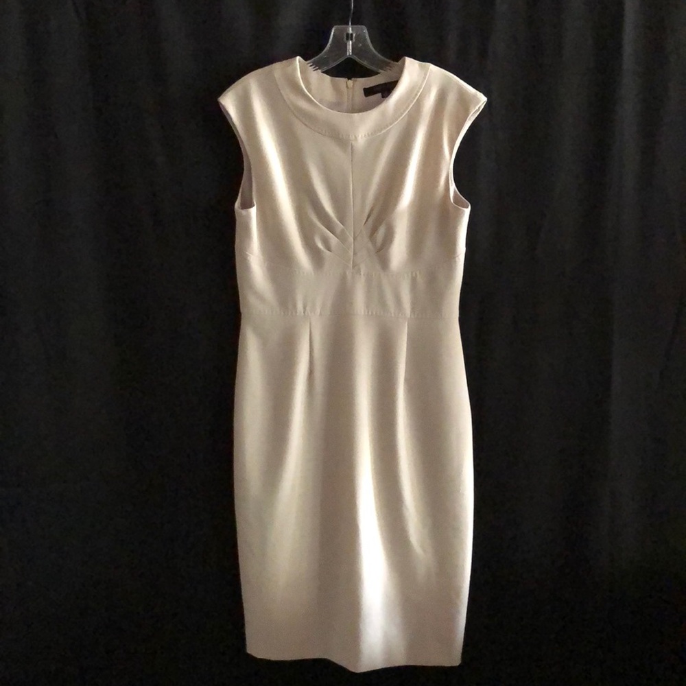 Ann Klein Dress Size 6 Ivory Sleeveless Sheath